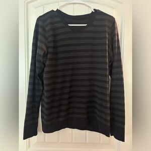 Lululemon long sleeve mesh top size 10